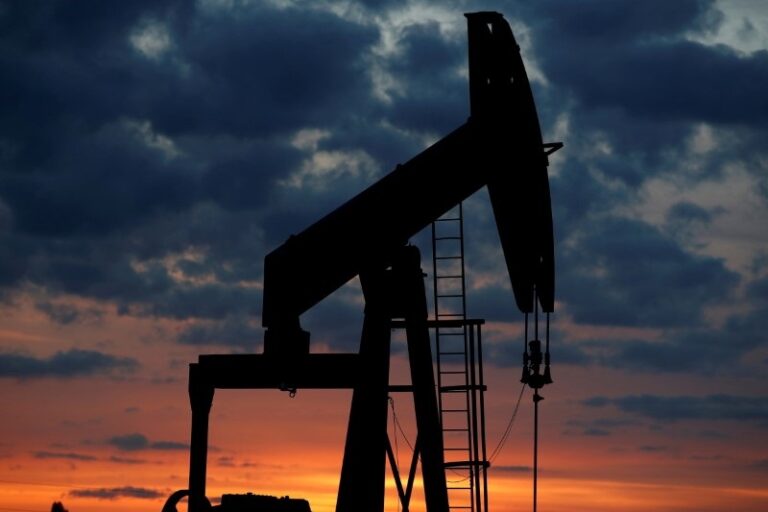Asian Stocks Decline as Oil Prices Surge Amid Middle East Tensions