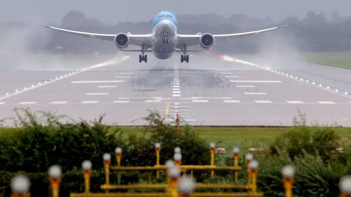 UK to approve second runway at Gatwick if plans are tweaked